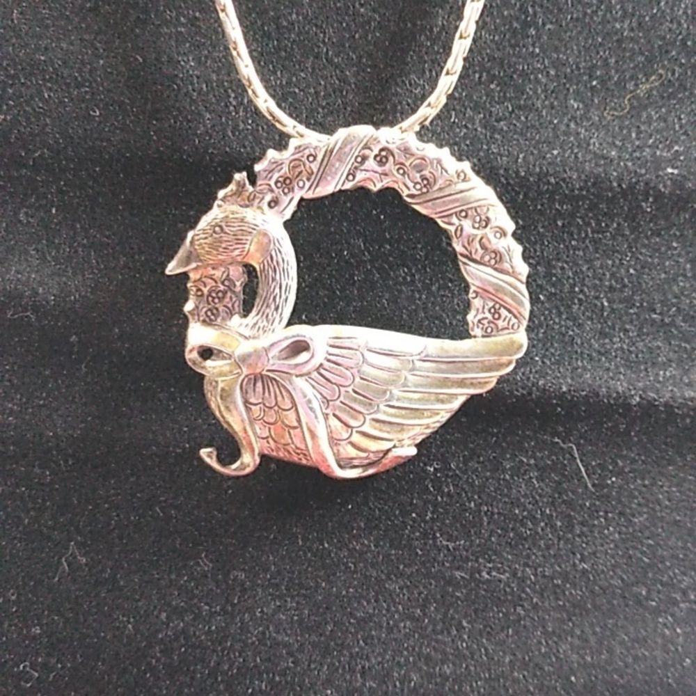 Vintage Sterling Mother Goose w/ Wreath Pendant on 18 inch Sterling Silver Chain